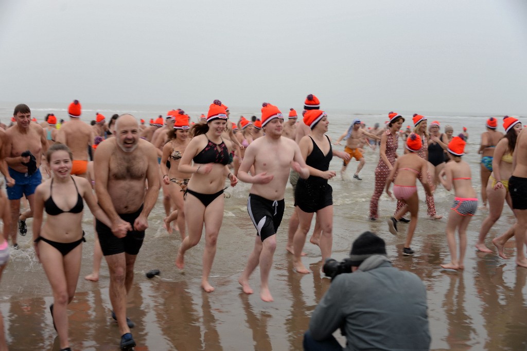 ../Images/Nieuwjaarsduik Nederzandt 2020 082.jpg